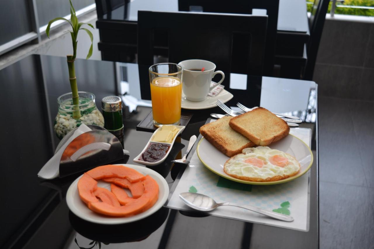 Hotel Quality Comfort House โบโกตา ภายนอก รูปภาพ