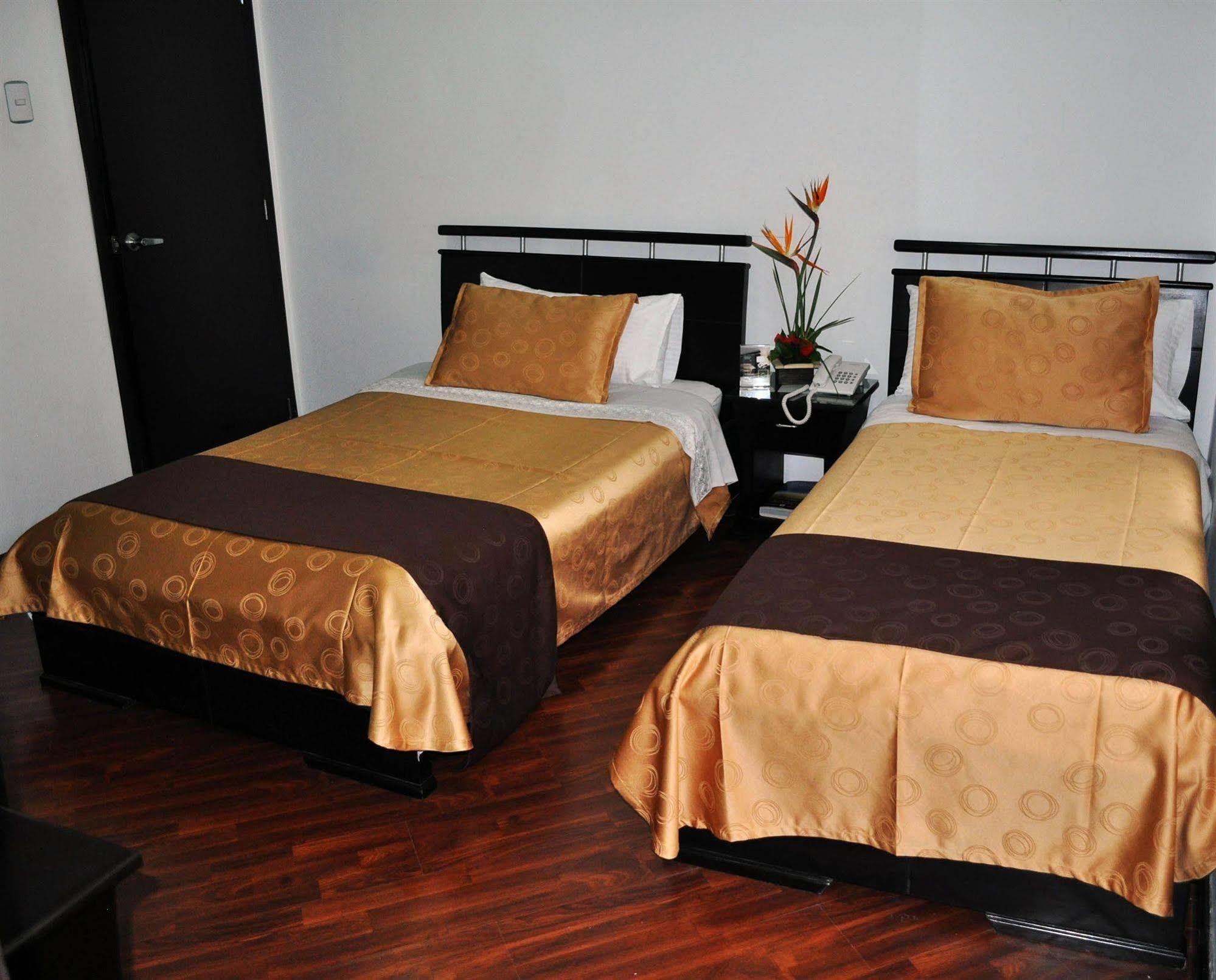 Hotel Quality Comfort House โบโกตา ภายนอก รูปภาพ