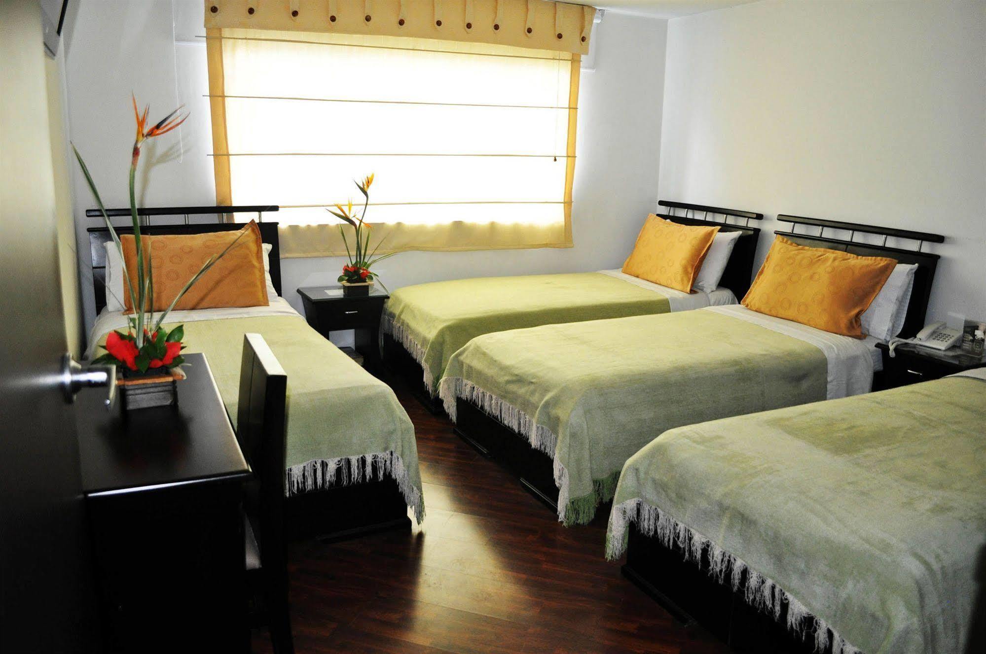 Hotel Quality Comfort House โบโกตา ภายนอก รูปภาพ